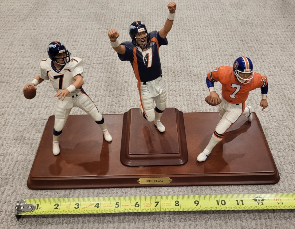 John Elway - Danbury Como Nuevo - Figura 3 Poses Denver Broncos - leer descripción Foto 3 de 4