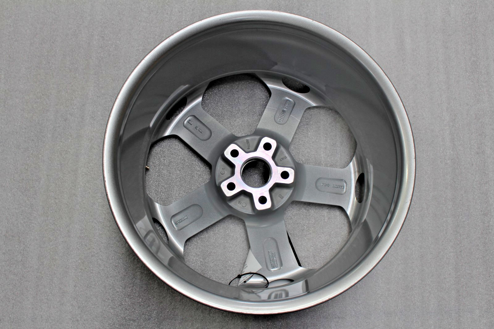 Lamborghini Gallardo, Front Wheel, Used, P/N 400601025E