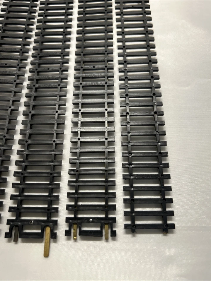 Atlas 9" HO Vintage Snap Track No. 21 and (1) Vintage 6T All Austria Set of 6 - Image 3 of 4