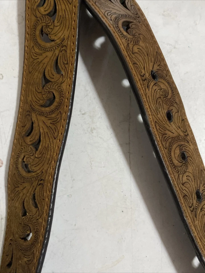 Ariat Ladies Scroll Paisley 1.5" Brown Leather Belt A1514802 - Image 3 of 4