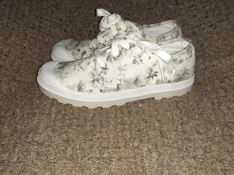 PALLADIUM-Pampa Oxford LP Moonbeam Floral Tenis-Talla 8.5-NUEVO SIN CAJA Foto 2 de 4