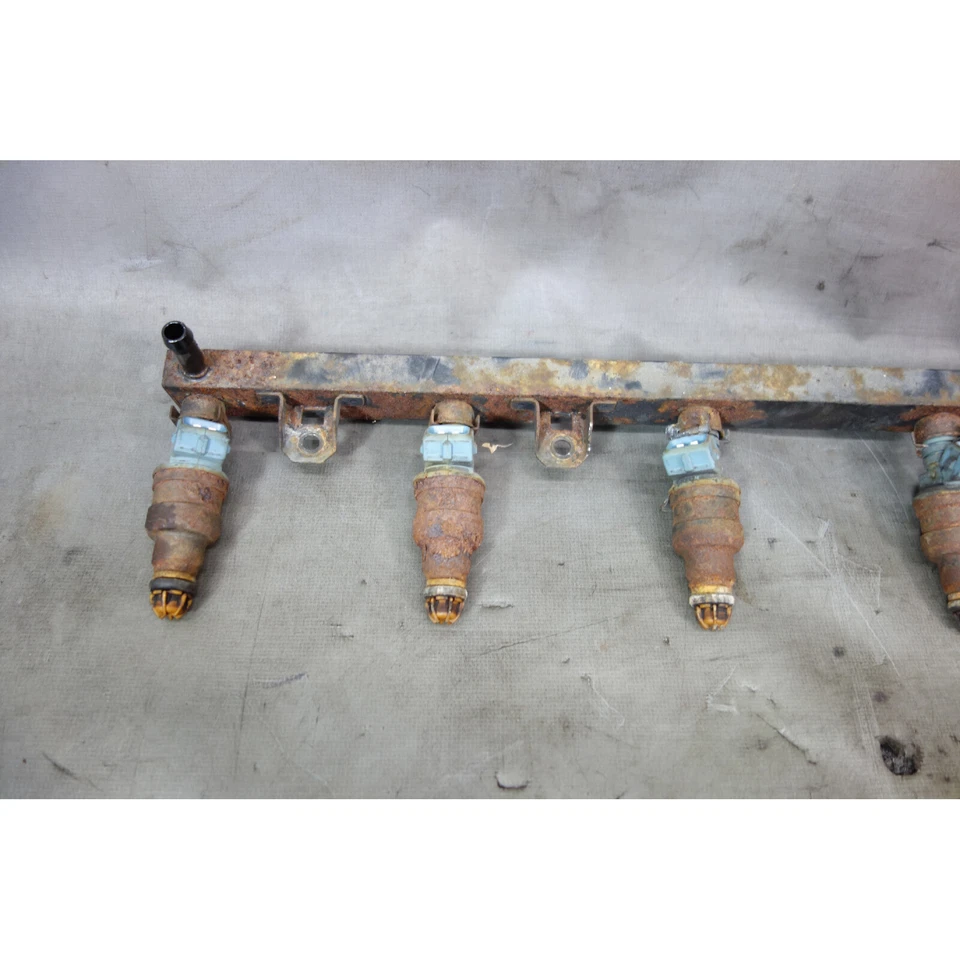 Riel de suministro de combustible BMW E30 325i 325is 325ix con inyectores que faltan puntas 1987-1991 Foto 2 de 4