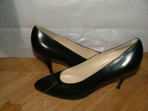 black pumps size 9