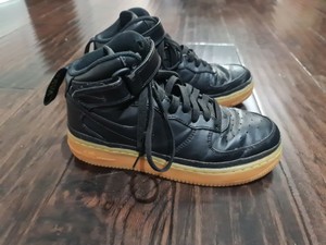 nike air force 1 lv8 black gum