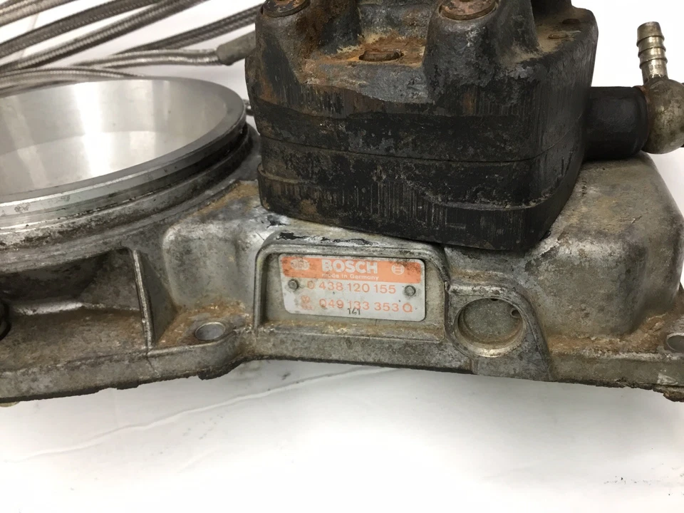 Volkswaggon Pickup BOSCH Fuel Distributer 438100061 / 049133353  438120155 - Image 3 of 4