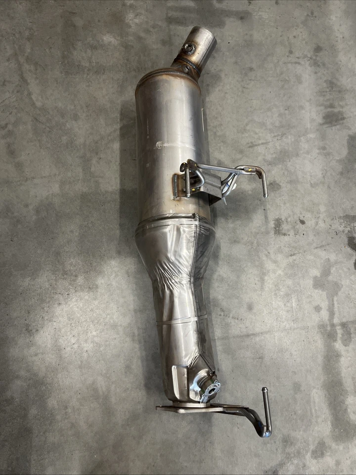 Nuevo tubo de escape y convertidor genuino Mopar 52122429AL 2011-2012 RAM 3500 4500 Foto 3 de 4