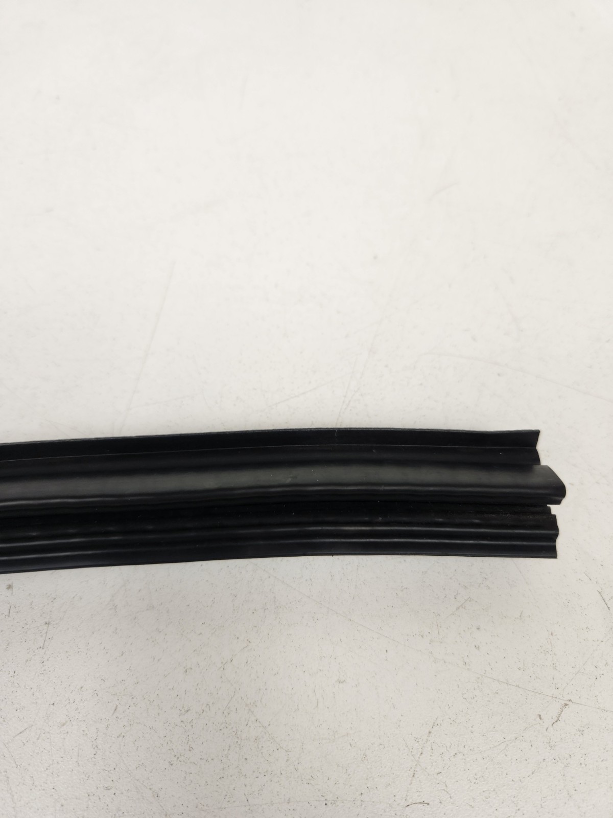 McLaren MP4-12C 2012-2014 Left Lower Seal