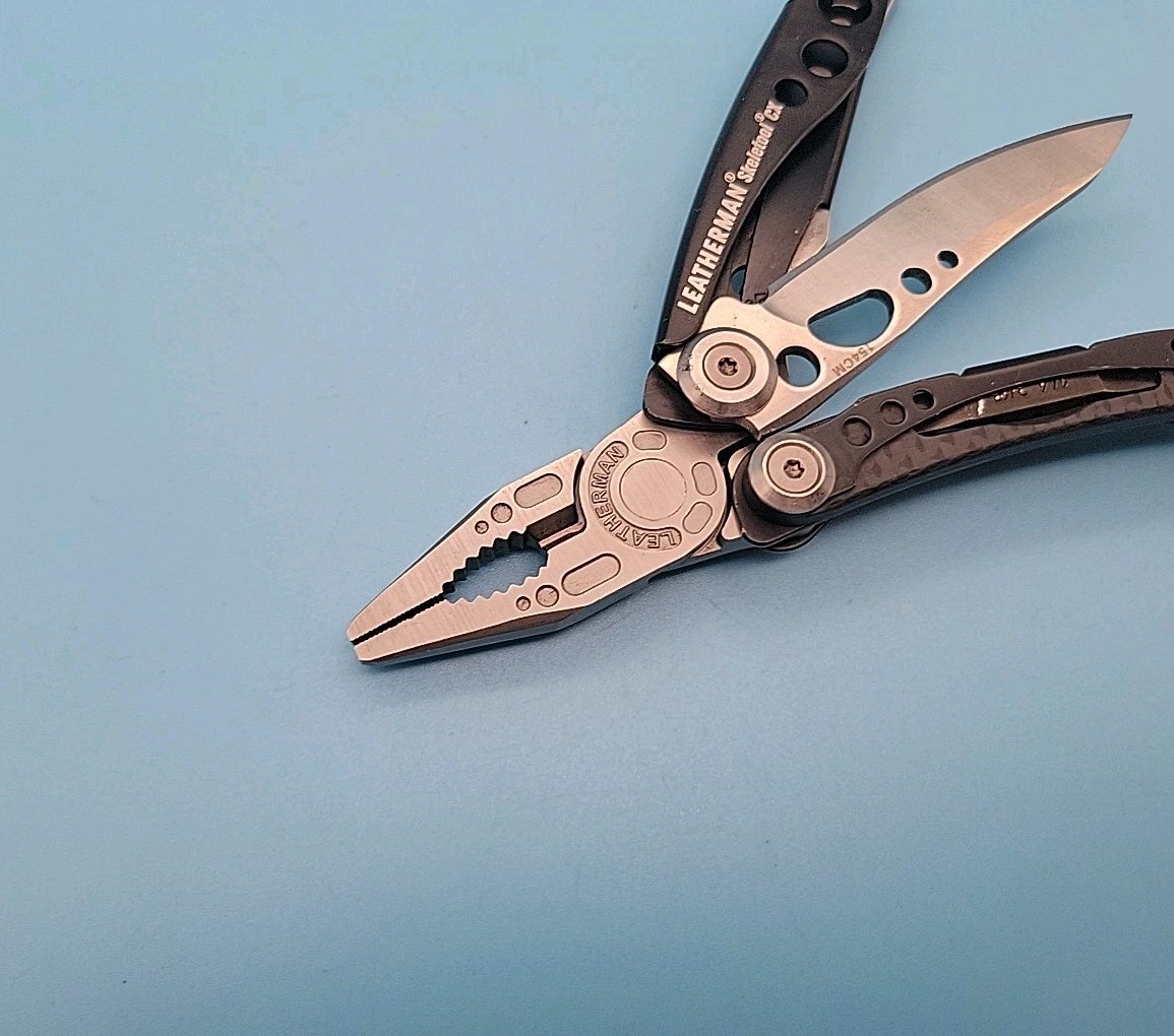Leatherman Skeletool CX Multi-Tool - Plain Edge 154CM Blade
