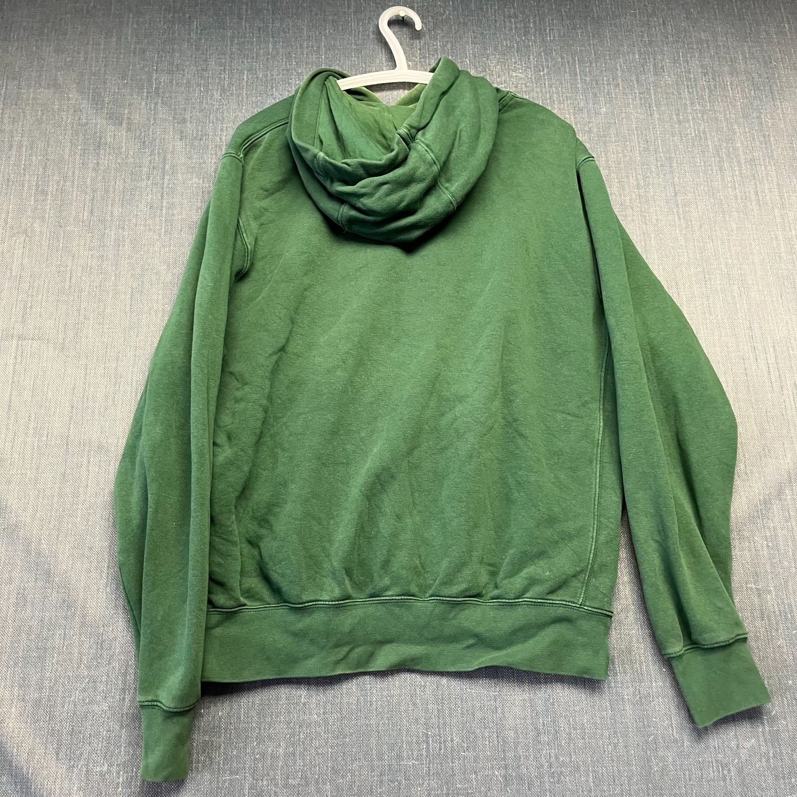 Nike Men's Hoodie Size M Green White Logo Graphic Pullover Sportswear Casual thumbnail 9