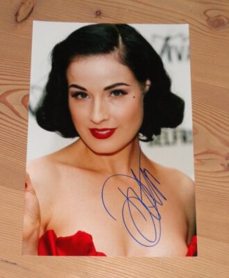 Sexy DITA VON TEESE Originalautogramm GROSSFOTO! Burlesque