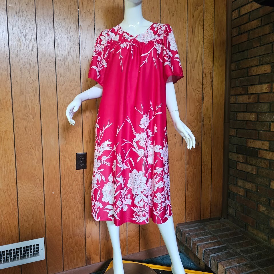 Vtg 80s Graphic Floral Caftan Mrs Roper Muumuu Volup Dress Vtg 80s Graphic Floral Caftan Mrs Roper Muumuu Volup Dress