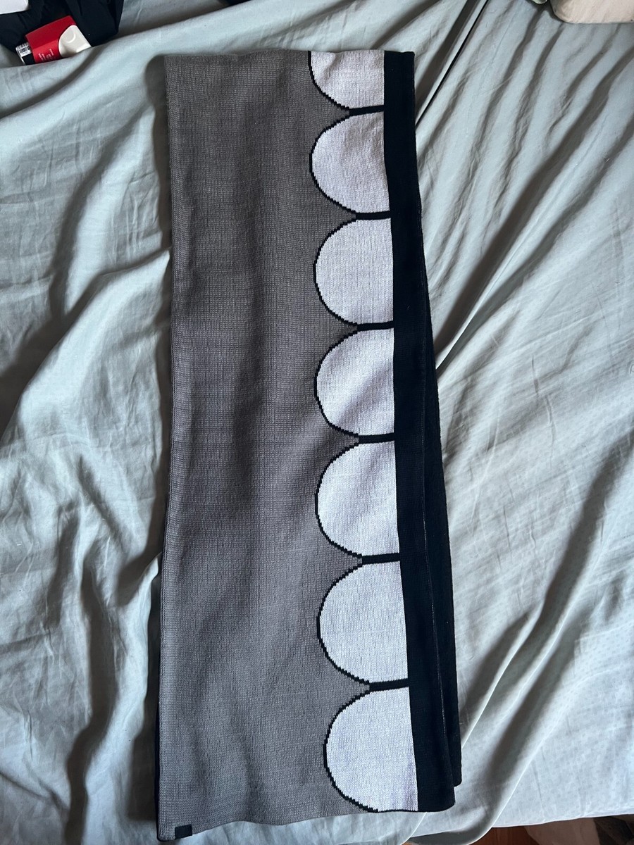 KAWS OriginalFake Chomper Teeth Scarf Muffler 60 KAWS OriginalFake Chomper Teeth Scarf Muffler 60