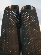 American Eagal Sandal Netted Wedge Heel Black Size 9 1/2 W VERY NICE