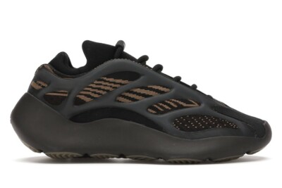 Yeezy 700 V3 Clay Brown (US 12/ EU 46)