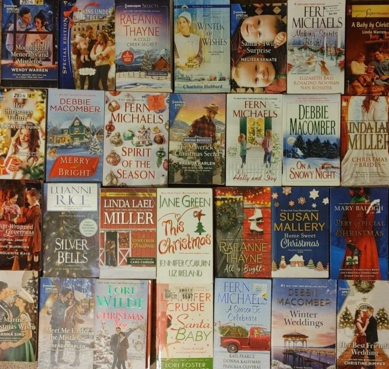 Lot of 10 Christmas Holiday Winter Theme Romance Paperback RANDOM MIX Foto 2 de 2