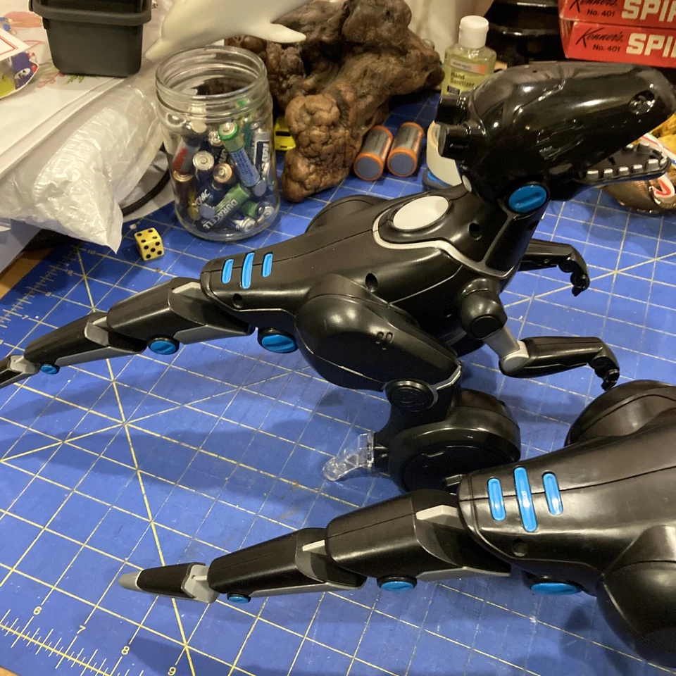 2 MiPosaur Robot By WoWee preowned but working fine Tested - Image 3 of 4