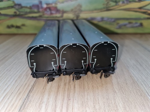 HORNBY DUBLO EDP13 MODEL RAILWAYS OO GAUGE 3 RAIL BR PASSENGER TRAIN SET BOXED - Picture 12 of 20