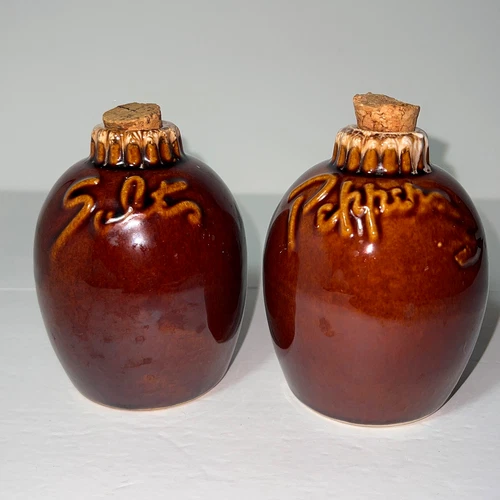 Vtg Hull Pottery Brown Drip Glaze Salt & Pepper Shaker Set 1960's