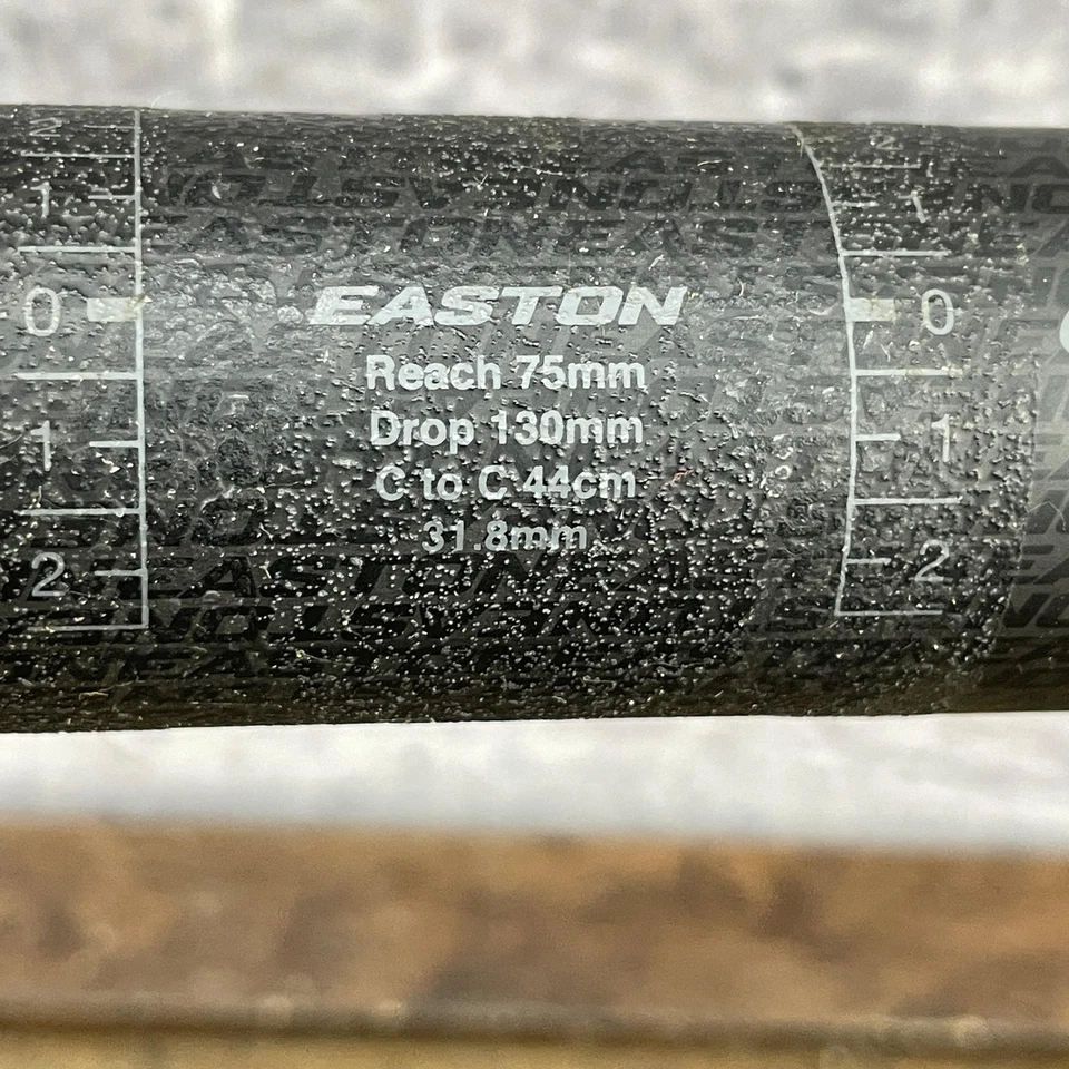 Easton EC70 SL Carbon Road Handlebar 44cm 31.8mm 75mm/130mm TaperWall Drop - Image 3 of 4
