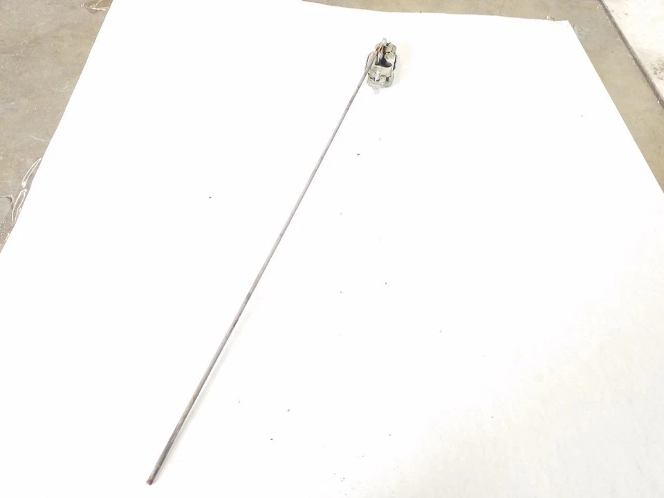 Cierre de puerta trasera derecha con varilla | Se adapta a Ford F150 F250 F350 1992-1997 Foto 3 de 4