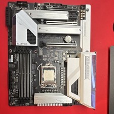 GIGABYTE Z490 VISION G ATX LGA1200 w/ Intel C...