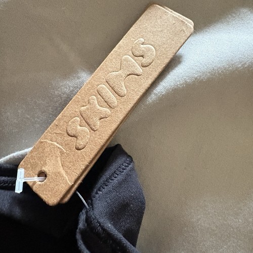 Tanga de cintura alta Skims Fits Everybody Onyx XL NUEVO CON ETIQUETAS - Imagen 4 de 5
