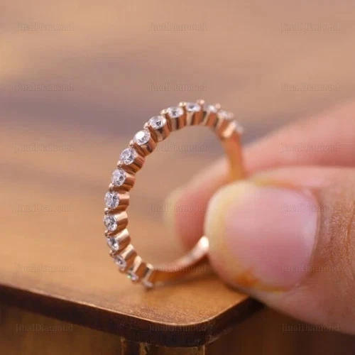 1克拉圆形实验室钻石永恒结婚戒指14K镀金 — 第 4/4 张图片