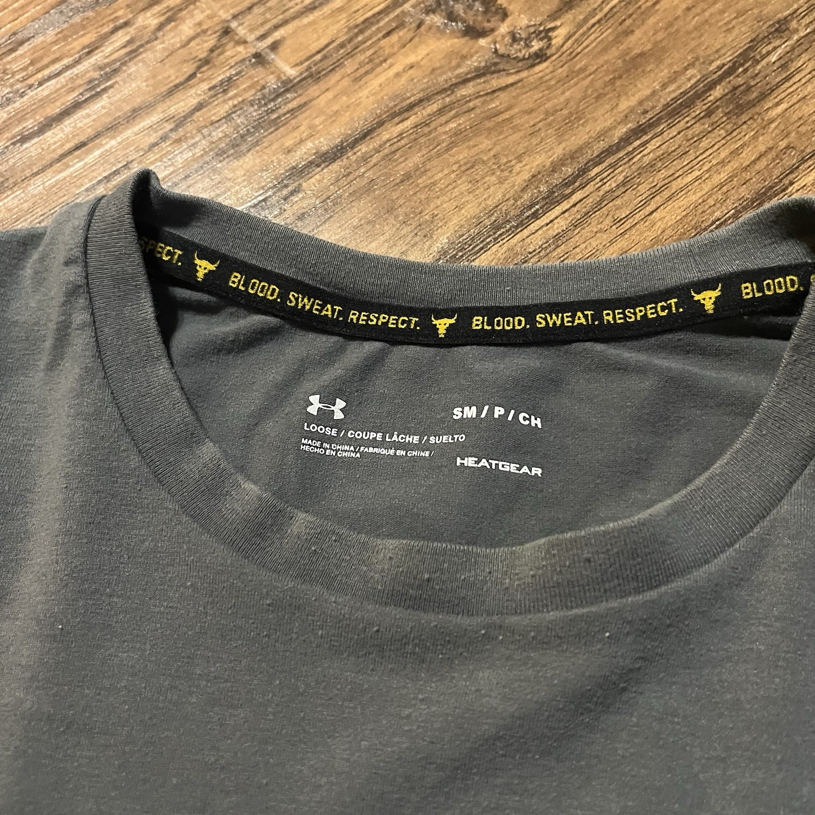 Under Armour Project Rock T Shirt Men’s Sz Small Gray Brahma Bull Loose thumbnail 5