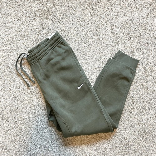 קנו איביי | NEW Nike Sportswear Club 