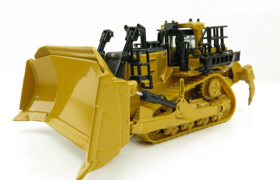 Diecast Masters 85659 - CAT D11 Track-Type Tractor Dozer TKN Design 1:87 - Image 4 of 4