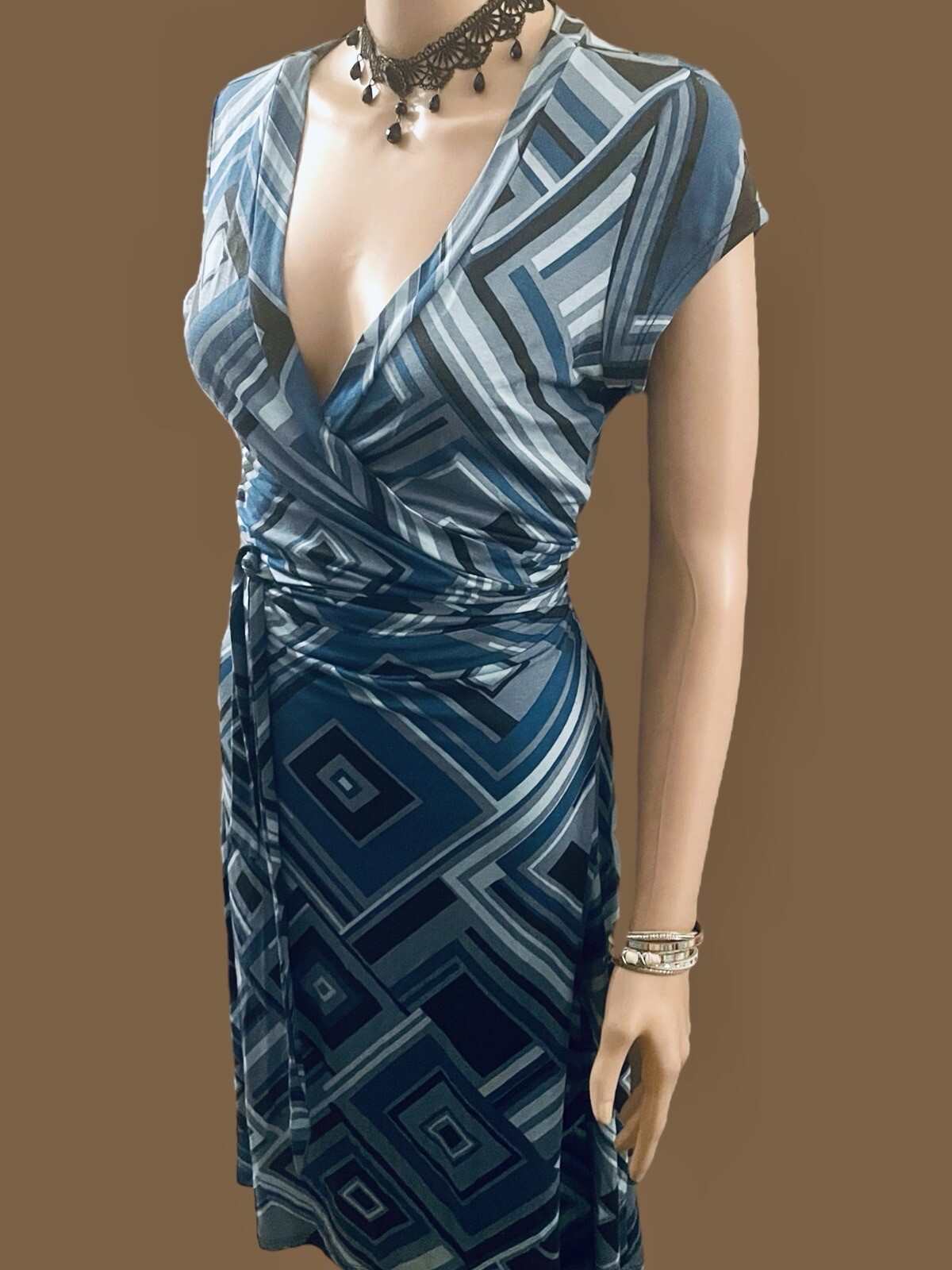 Picture 2 of 8