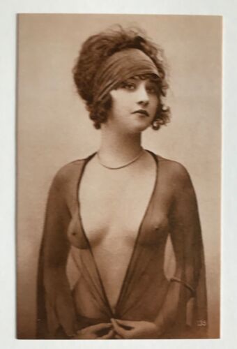 Vintage postcard - French - Erotic - Female - 1920´s glamour girl - semi-nude - Picture 1 of 1