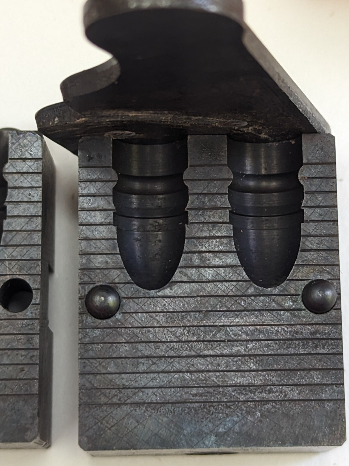 Lyman Ideal double cavity Pistol Mould 358311 Cast Mold 38 Cal 160