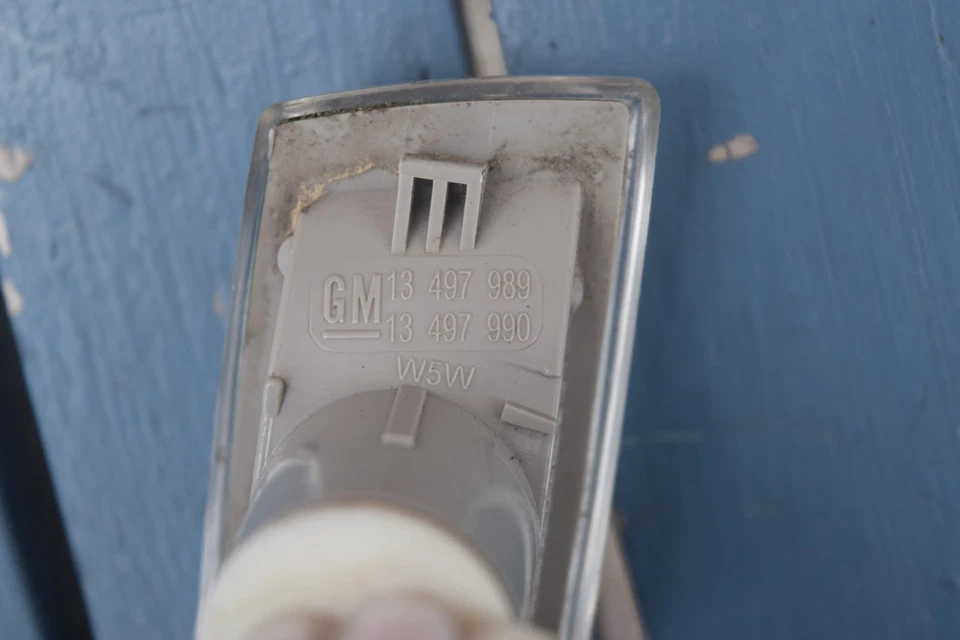 OEM 2011 2012 2013 Buick Regal Front Left Driver Turn Signal Light - Image 4 of 4