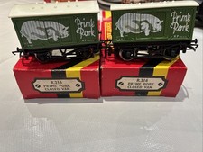2 X Hornby R216 Prime Pork Closed Van Original Box Never Used