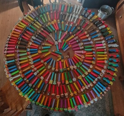 HUGE LOT of 450 PEZ Dispenser Collection vintage no feet L@@K