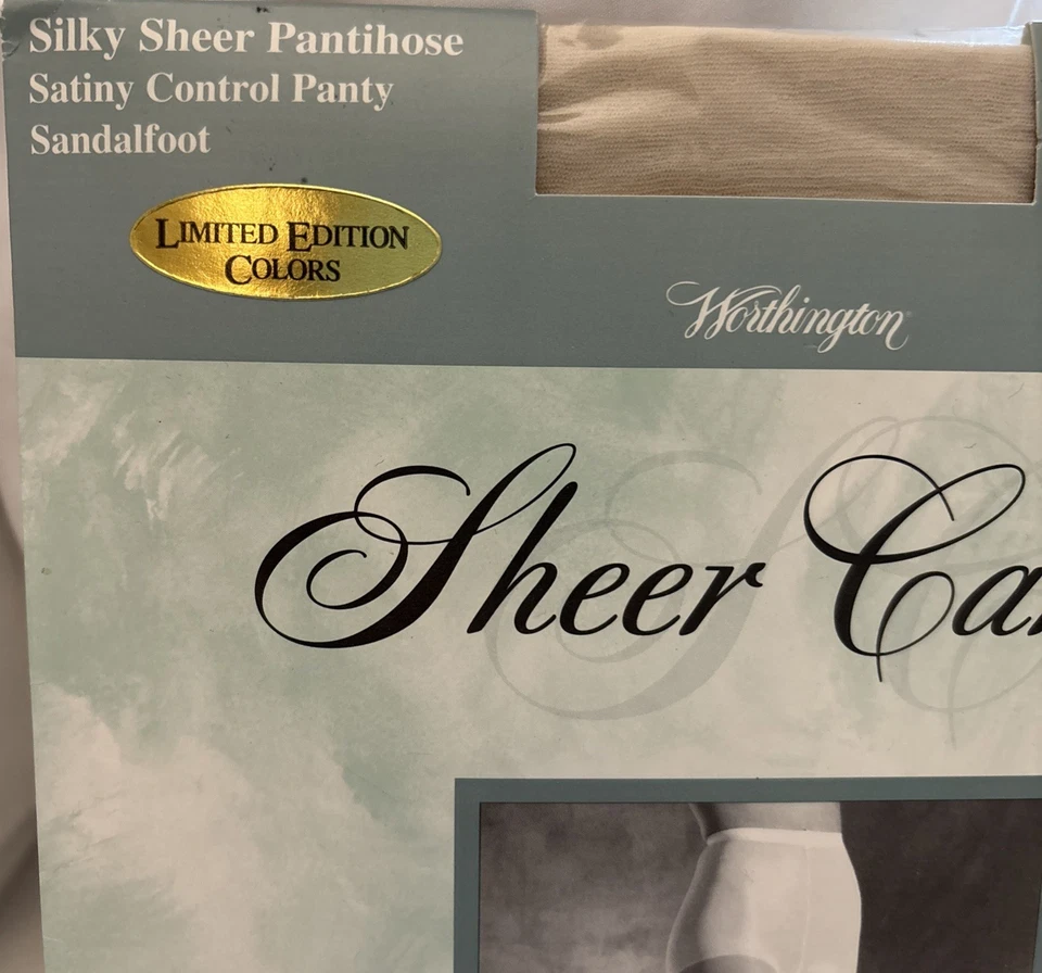 Pantimedias Worthington Sheer Caress Satinado Control Top Talla Larga Tuerca de Vainilla Foto 2 de 4