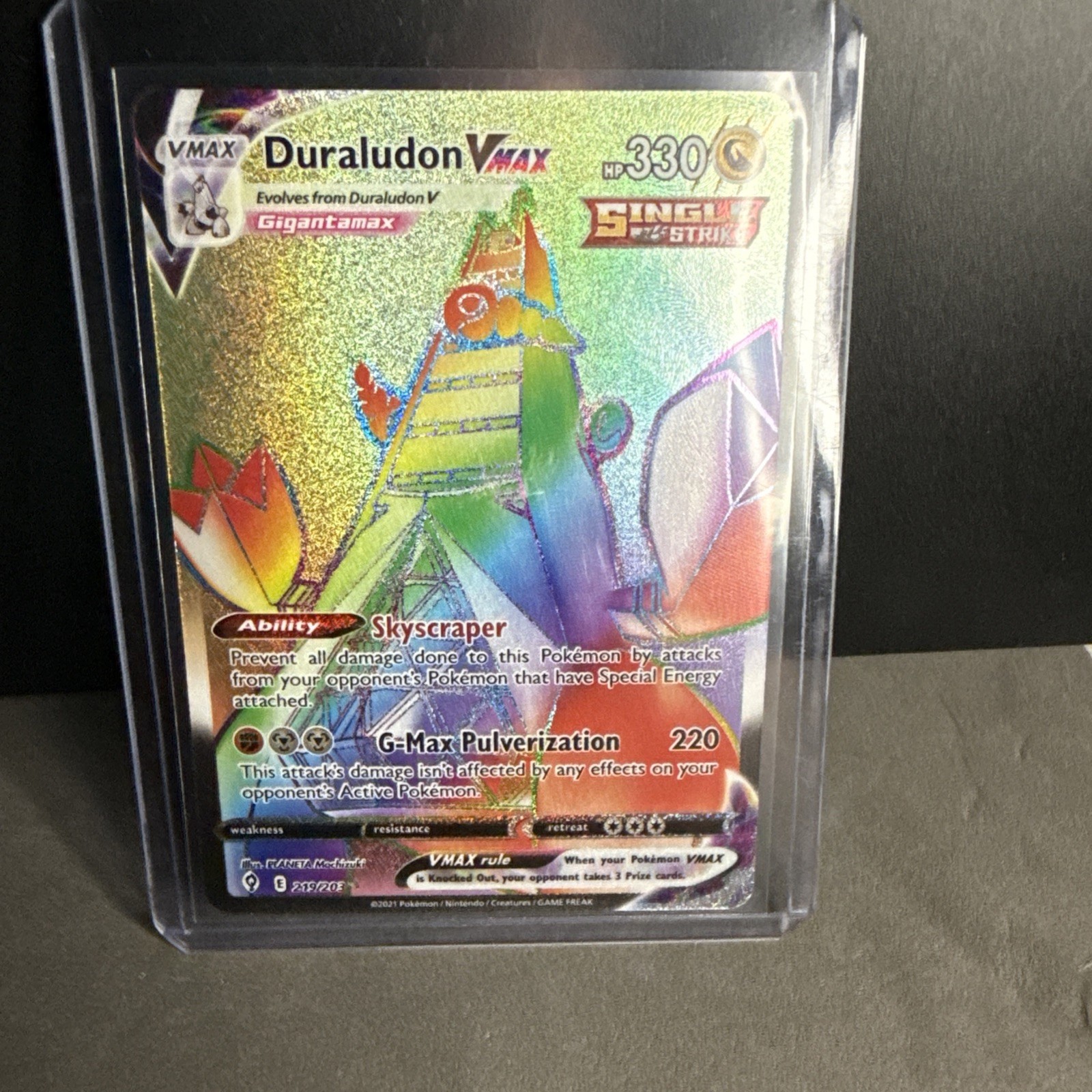 Pokémon TCG Duraludon VMAX 219/213 Evolving Skies NM Condition