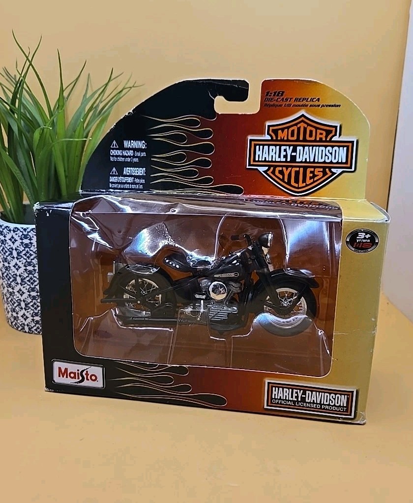 Harley Davidson 1948 FL PANHEAD Maisto 1/18 Diecast Motorcycle