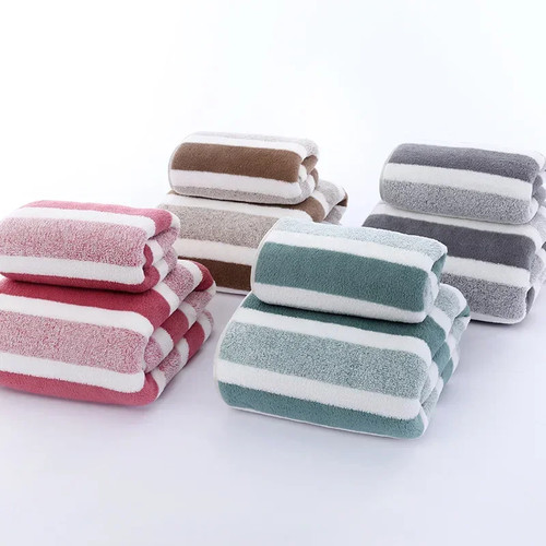 Nuovo bellissimo set asciugamani da bagno, accappatoio, asciugamani stampati in pile corallo e asciugamani da bagno - Foto 10 di 25