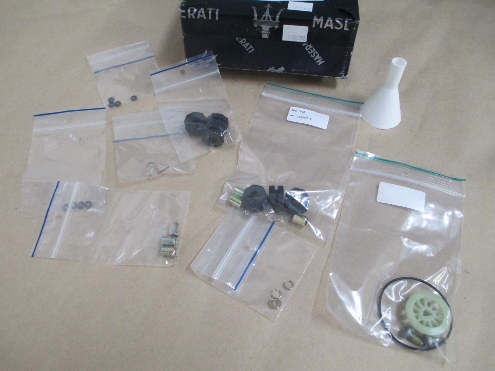 Maserati Spider, Gransport - Capote Oil Tank Kit # 980001092