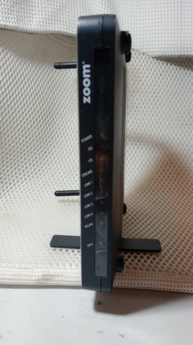 Zoom DOCSIS 3.0 Cable Modem /Router w/ Wireless N 1103 Model 5352 w/ Power Cord - Picture 2 of 5