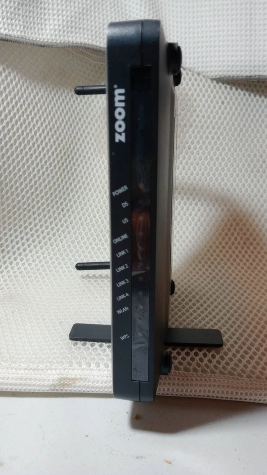 Zoom DOCSIS 3.0 Cable Modem /Router w/ Wireless N  1103 Model 5352 w/ Power Cord - Image 2 of 4