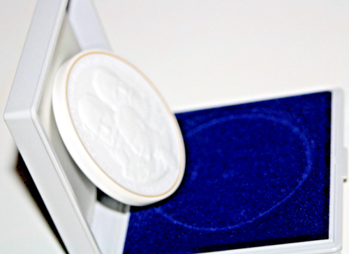Meissen Porzellan Medaille  "Drei - Kaiser - Jahr" Durchmesser: 65 mm in OVP - Bild 1 von 10