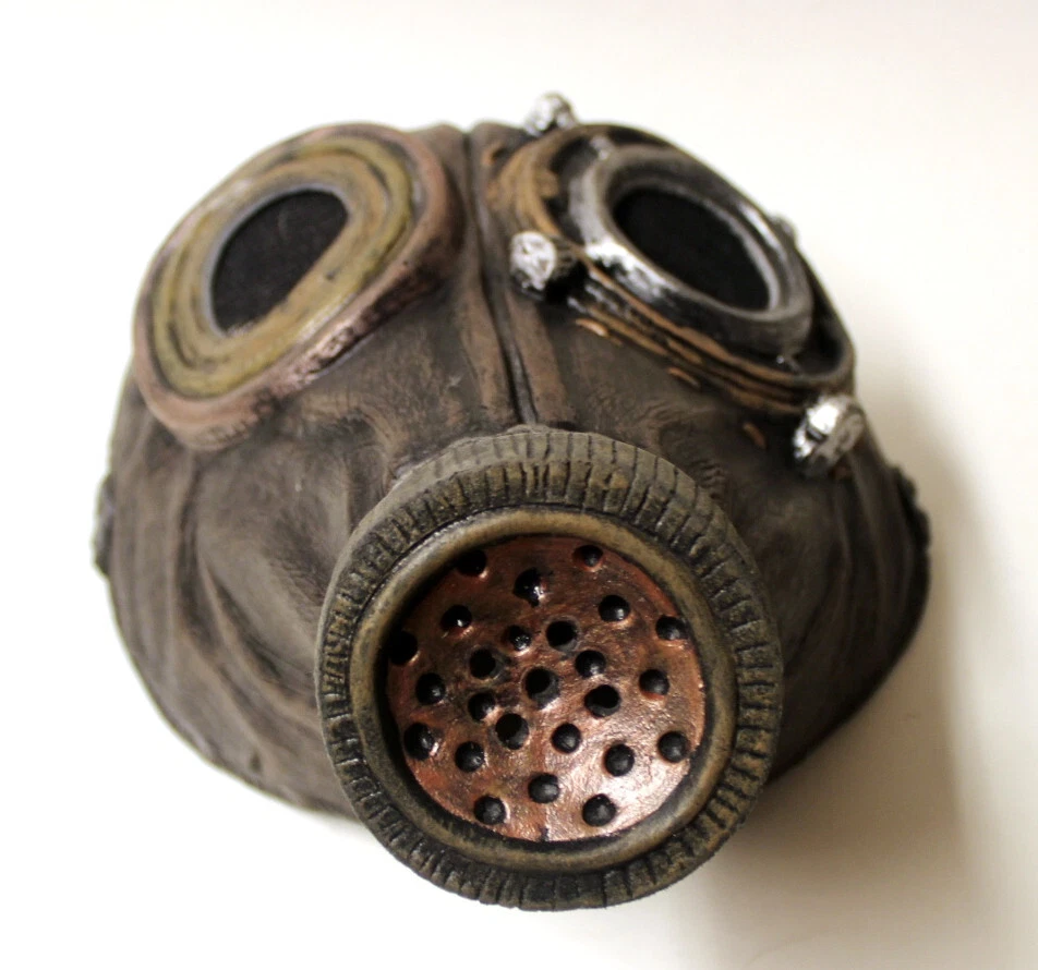 Halloween Cosplay Steampunk Latex Rubber Gas Mask - Image 3 of 4