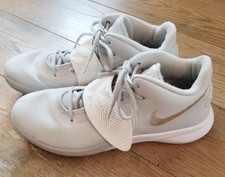 kyrie flytrap 3 black and purple