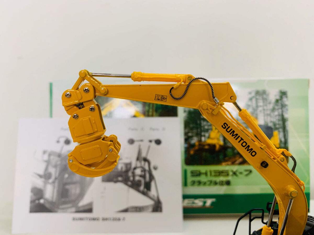 Sumitomo Legest SH135X-7 Wood Grabber & Tools 1:50 Die-cast Sumitomo Legest SH135X-7 Wood Grabber & Tools 1:50 Die-cast