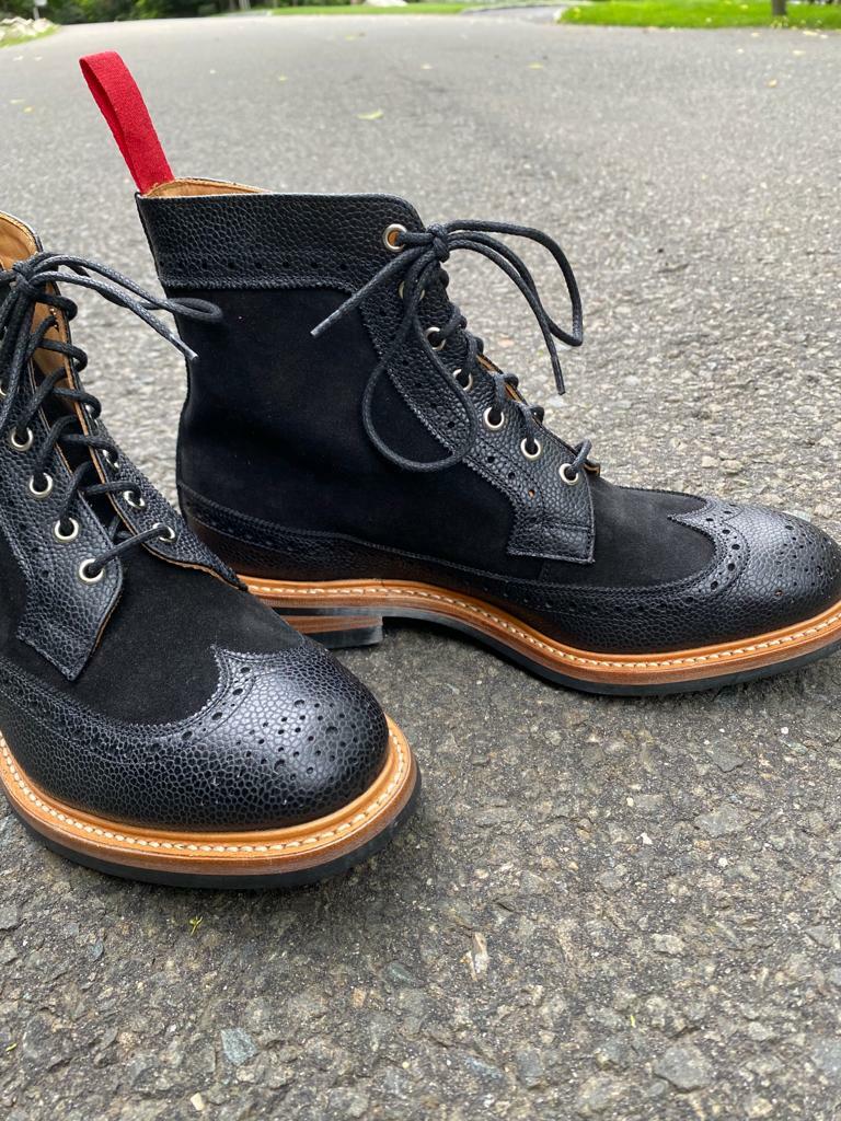 靴 Tricker's Black wing Tips Country Boots STOW COUNTRY BOOT - BLACK – R E Tricker Ltd