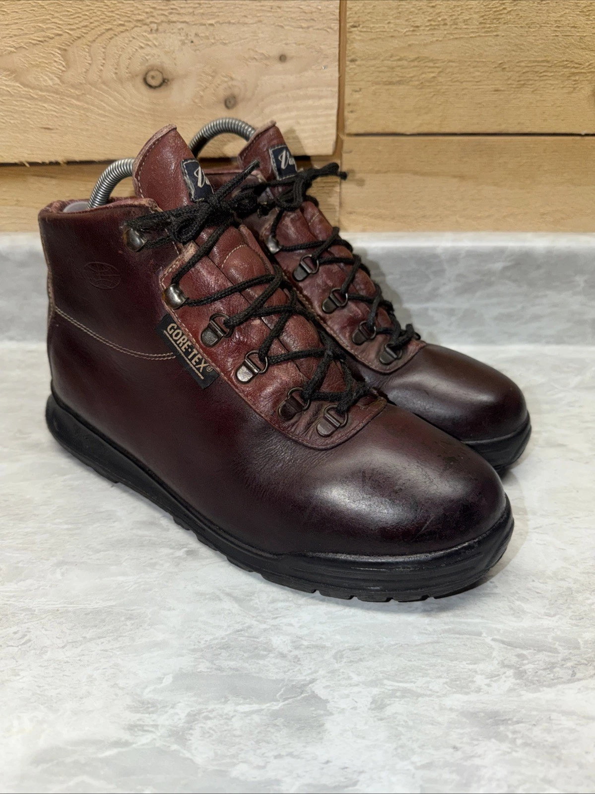 VTG Vasque Skywalk Sundowner 7535 Leather Boots Size 10 Burgandy GoreTex Italy