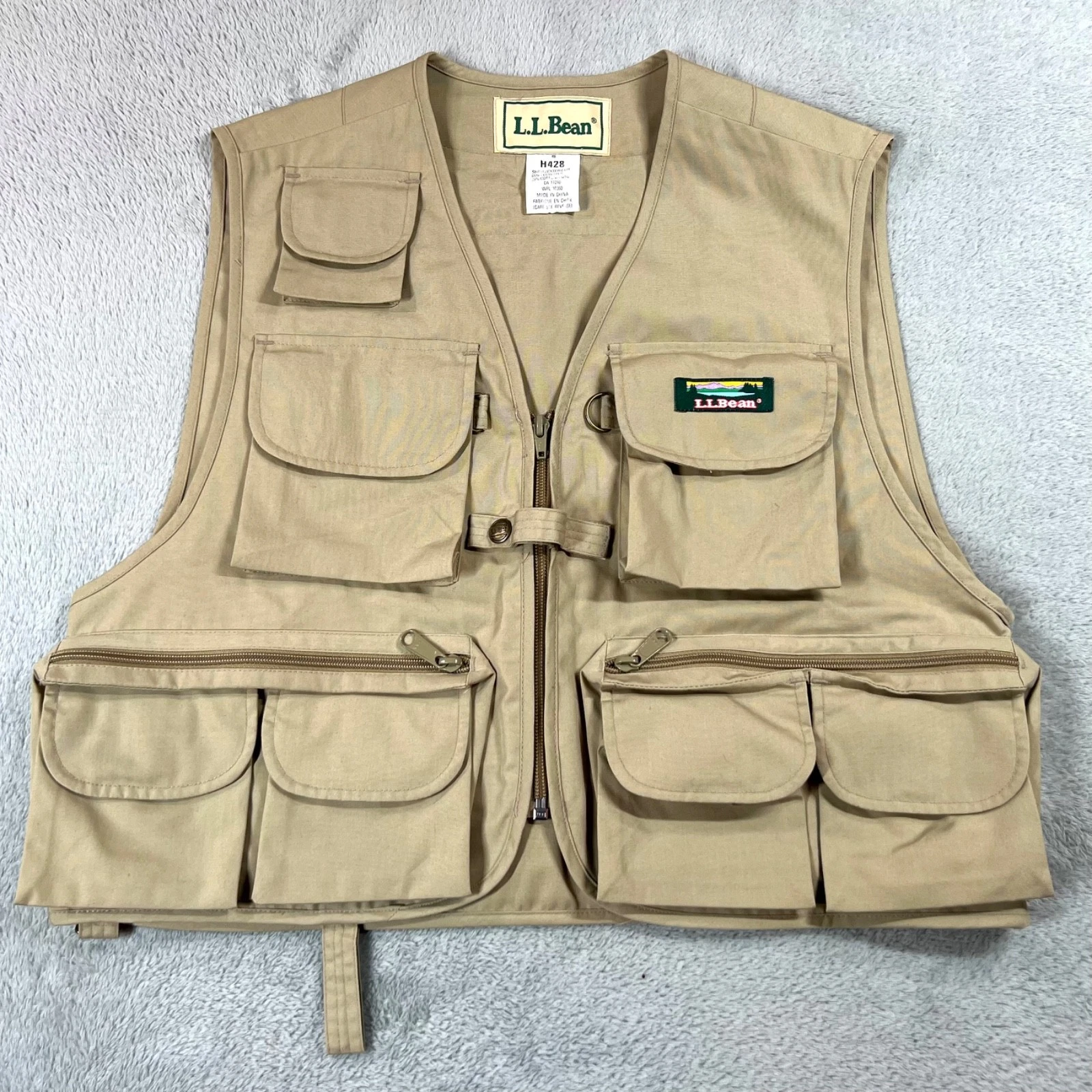 LL Bean Fishing Vest Mens Small Khaki Style H428 Pockets Outdoors